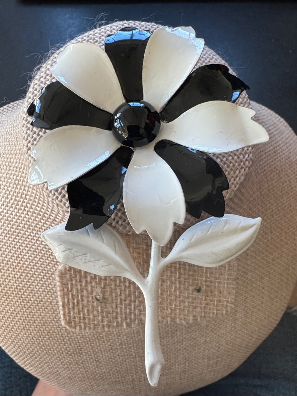VTG 1960s Flower Power Black & White Enamel Flower Brooch Mod Statement Pin